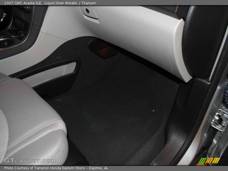 Liquid Silver Metallic / Titanium 2007 GMC Acadia SLE