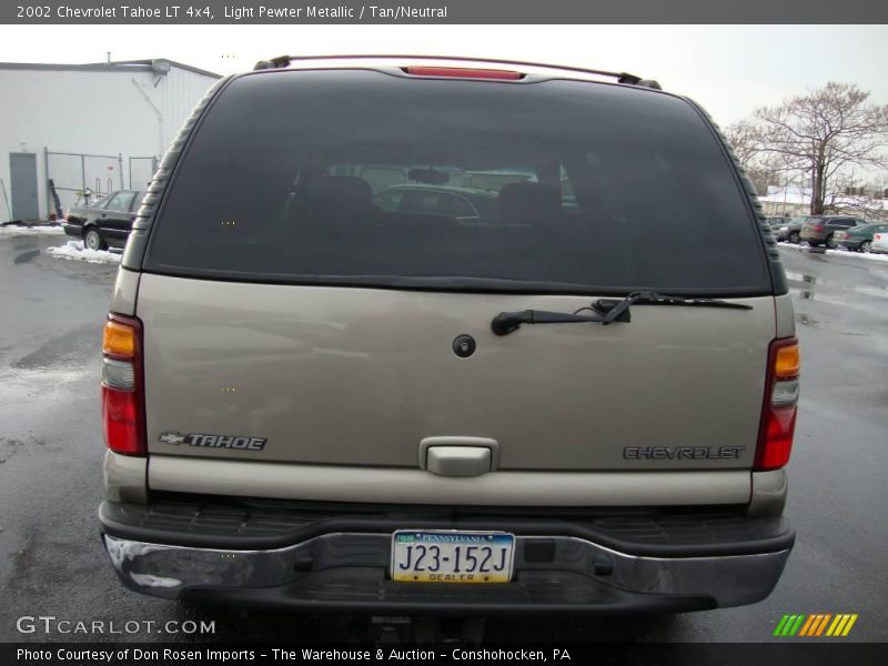 Light Pewter Metallic / Tan/Neutral 2002 Chevrolet Tahoe LT 4x4
