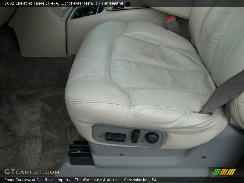 Light Pewter Metallic / Tan/Neutral 2002 Chevrolet Tahoe LT 4x4