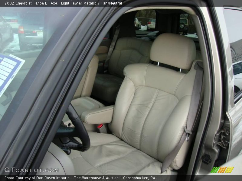 Light Pewter Metallic / Tan/Neutral 2002 Chevrolet Tahoe LT 4x4