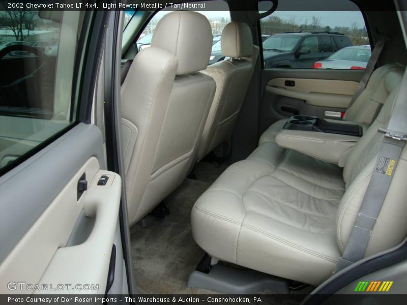 Light Pewter Metallic / Tan/Neutral 2002 Chevrolet Tahoe LT 4x4