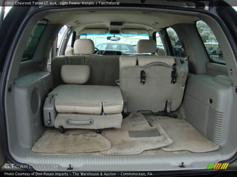Light Pewter Metallic / Tan/Neutral 2002 Chevrolet Tahoe LT 4x4
