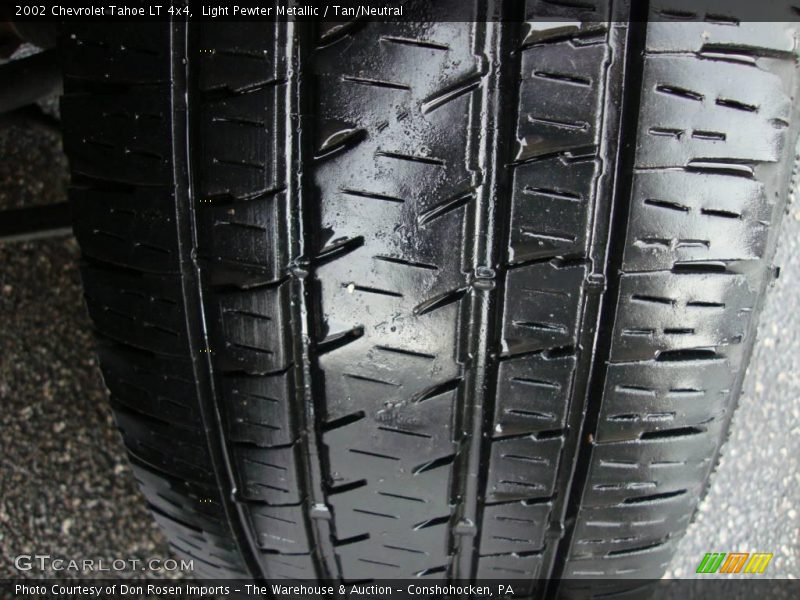 Light Pewter Metallic / Tan/Neutral 2002 Chevrolet Tahoe LT 4x4