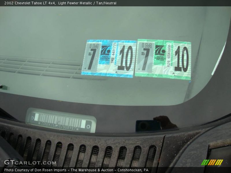 Light Pewter Metallic / Tan/Neutral 2002 Chevrolet Tahoe LT 4x4