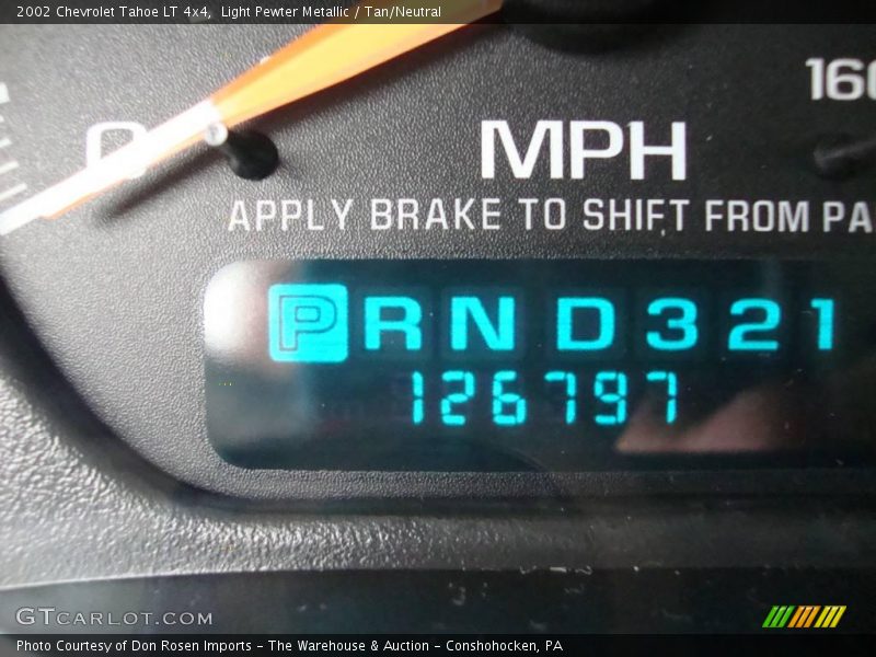 Light Pewter Metallic / Tan/Neutral 2002 Chevrolet Tahoe LT 4x4