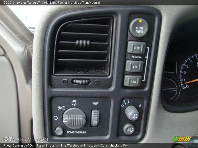 Light Pewter Metallic / Tan/Neutral 2002 Chevrolet Tahoe LT 4x4