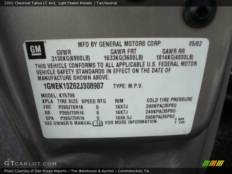 Light Pewter Metallic / Tan/Neutral 2002 Chevrolet Tahoe LT 4x4