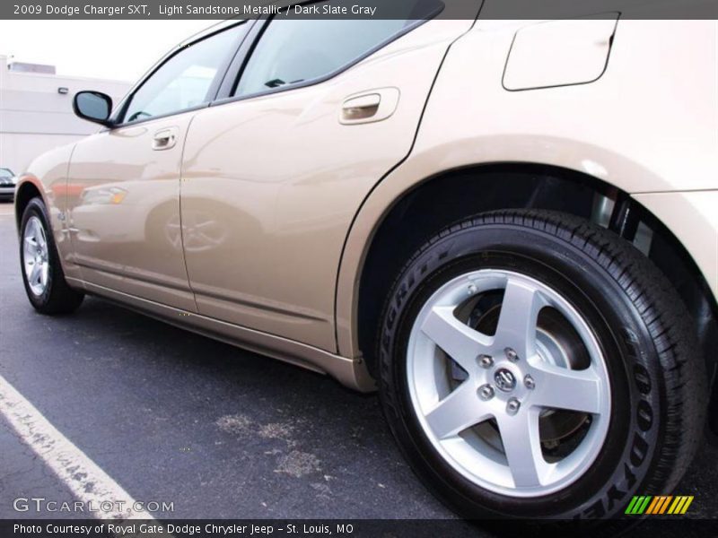 Light Sandstone Metallic / Dark Slate Gray 2009 Dodge Charger SXT