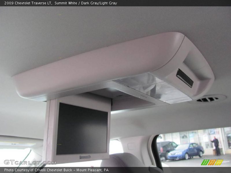 Summit White / Dark Gray/Light Gray 2009 Chevrolet Traverse LT