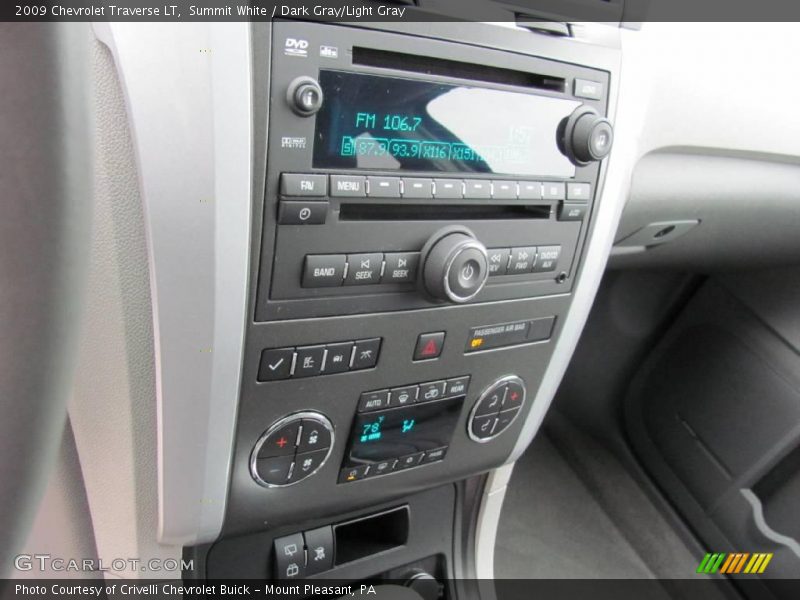 Summit White / Dark Gray/Light Gray 2009 Chevrolet Traverse LT
