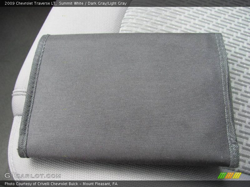 Summit White / Dark Gray/Light Gray 2009 Chevrolet Traverse LT
