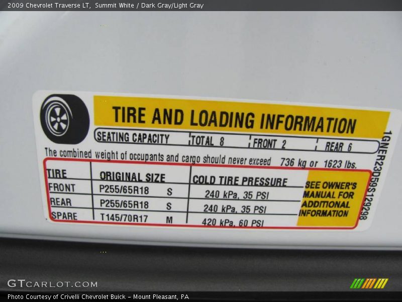 Summit White / Dark Gray/Light Gray 2009 Chevrolet Traverse LT