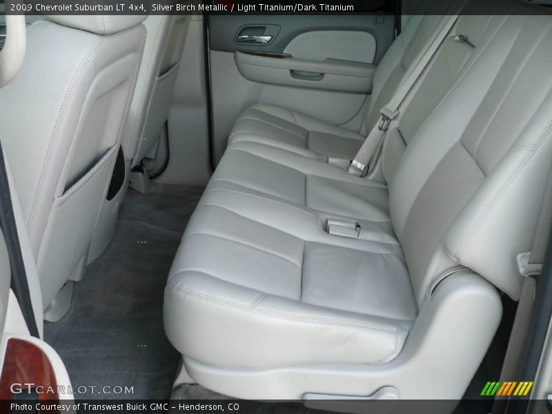Silver Birch Metallic / Light Titanium/Dark Titanium 2009 Chevrolet Suburban LT 4x4
