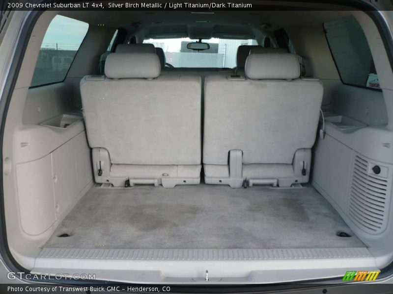 Silver Birch Metallic / Light Titanium/Dark Titanium 2009 Chevrolet Suburban LT 4x4