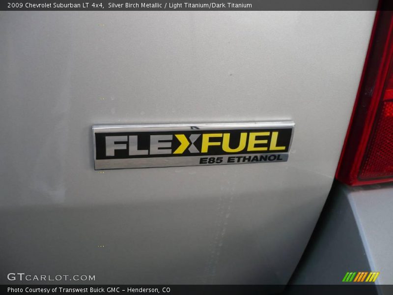Silver Birch Metallic / Light Titanium/Dark Titanium 2009 Chevrolet Suburban LT 4x4