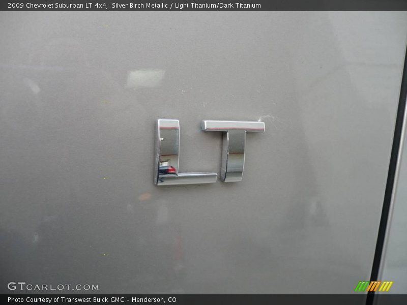 Silver Birch Metallic / Light Titanium/Dark Titanium 2009 Chevrolet Suburban LT 4x4