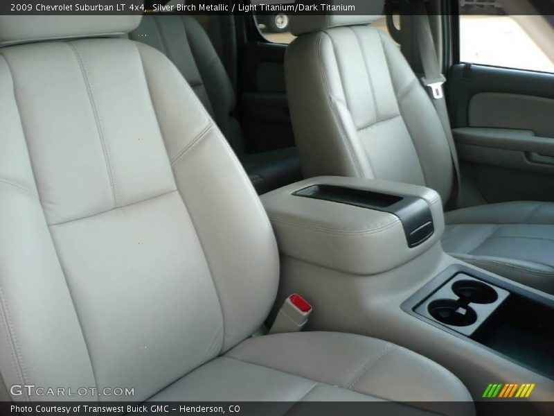 Silver Birch Metallic / Light Titanium/Dark Titanium 2009 Chevrolet Suburban LT 4x4