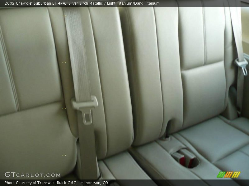 Silver Birch Metallic / Light Titanium/Dark Titanium 2009 Chevrolet Suburban LT 4x4