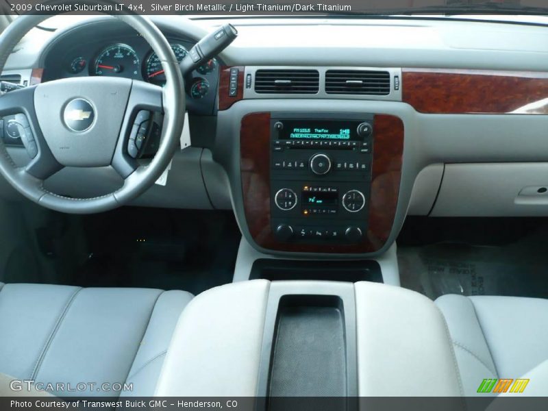 Silver Birch Metallic / Light Titanium/Dark Titanium 2009 Chevrolet Suburban LT 4x4