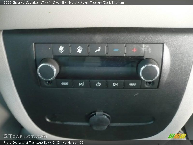 Silver Birch Metallic / Light Titanium/Dark Titanium 2009 Chevrolet Suburban LT 4x4