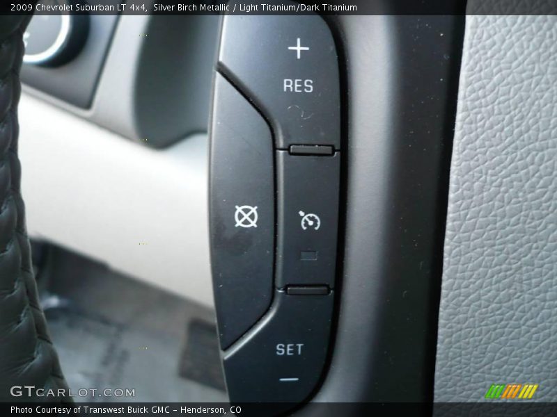 Silver Birch Metallic / Light Titanium/Dark Titanium 2009 Chevrolet Suburban LT 4x4