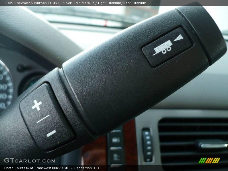 Silver Birch Metallic / Light Titanium/Dark Titanium 2009 Chevrolet Suburban LT 4x4