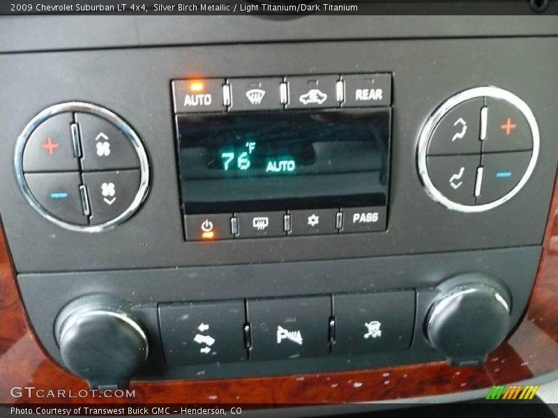 Silver Birch Metallic / Light Titanium/Dark Titanium 2009 Chevrolet Suburban LT 4x4