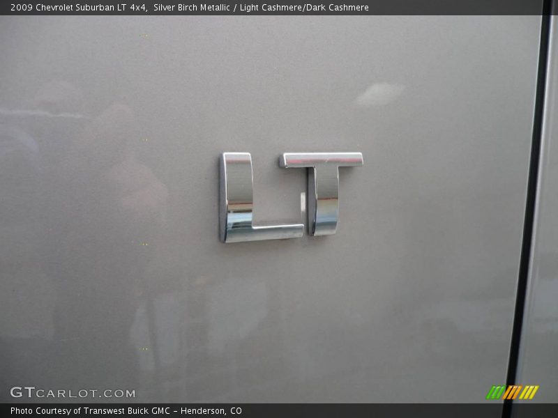 Silver Birch Metallic / Light Cashmere/Dark Cashmere 2009 Chevrolet Suburban LT 4x4