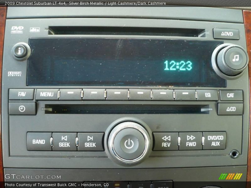 Silver Birch Metallic / Light Cashmere/Dark Cashmere 2009 Chevrolet Suburban LT 4x4