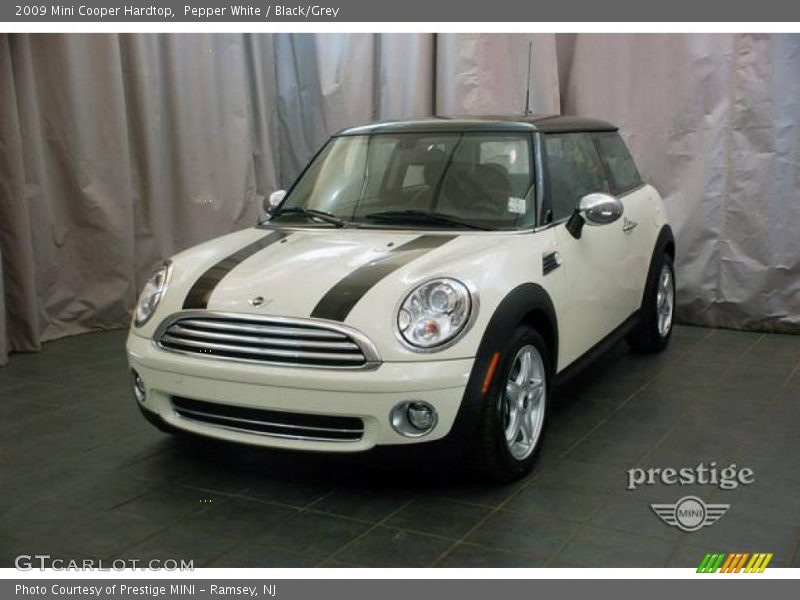 Pepper White / Black/Grey 2009 Mini Cooper Hardtop