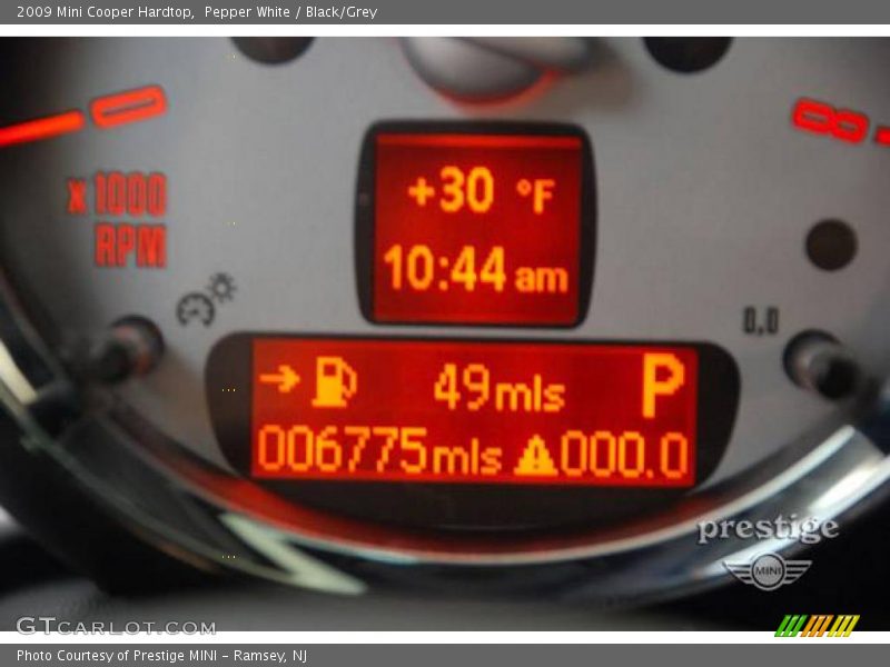 Pepper White / Black/Grey 2009 Mini Cooper Hardtop