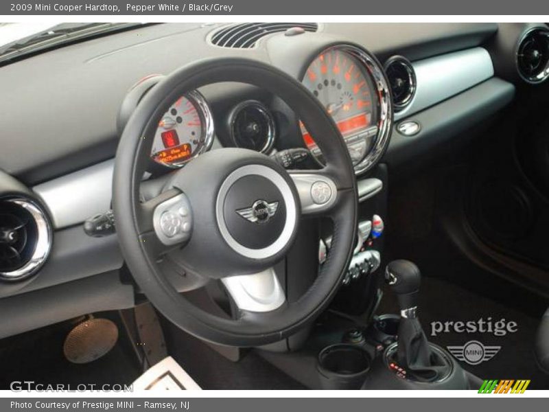 Pepper White / Black/Grey 2009 Mini Cooper Hardtop