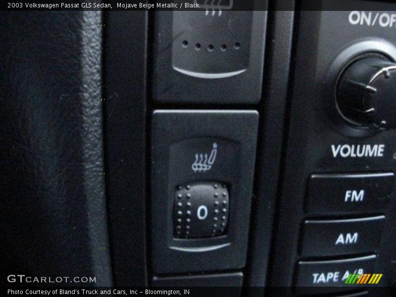 Mojave Beige Metallic / Black 2003 Volkswagen Passat GLS Sedan