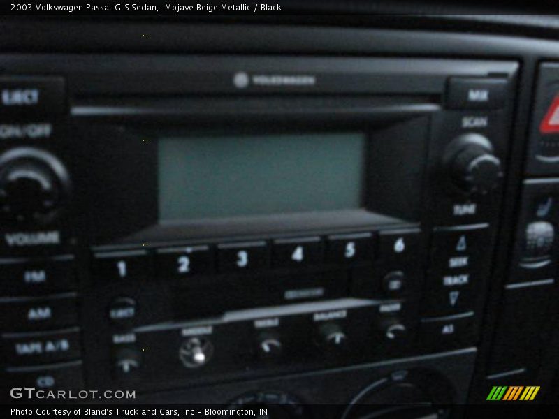 Mojave Beige Metallic / Black 2003 Volkswagen Passat GLS Sedan
