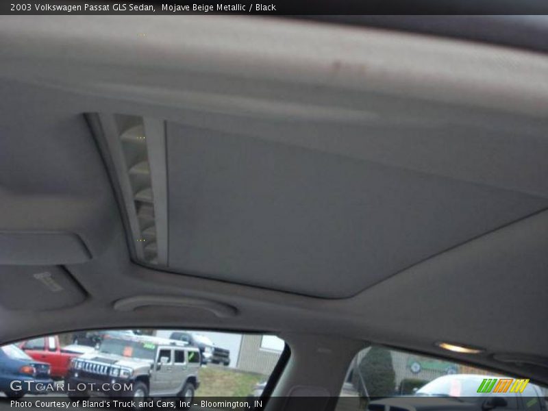 Mojave Beige Metallic / Black 2003 Volkswagen Passat GLS Sedan