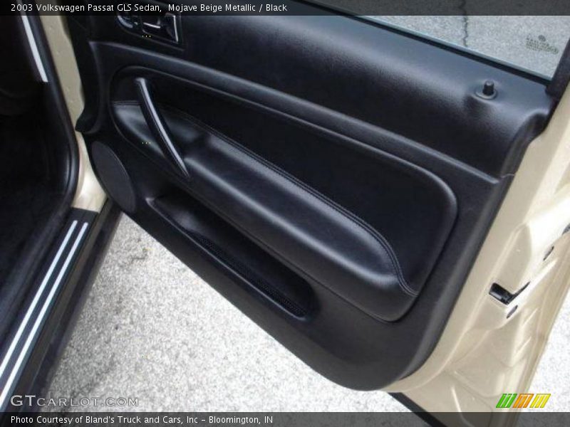 Mojave Beige Metallic / Black 2003 Volkswagen Passat GLS Sedan
