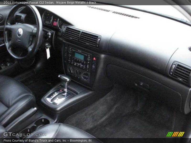Mojave Beige Metallic / Black 2003 Volkswagen Passat GLS Sedan