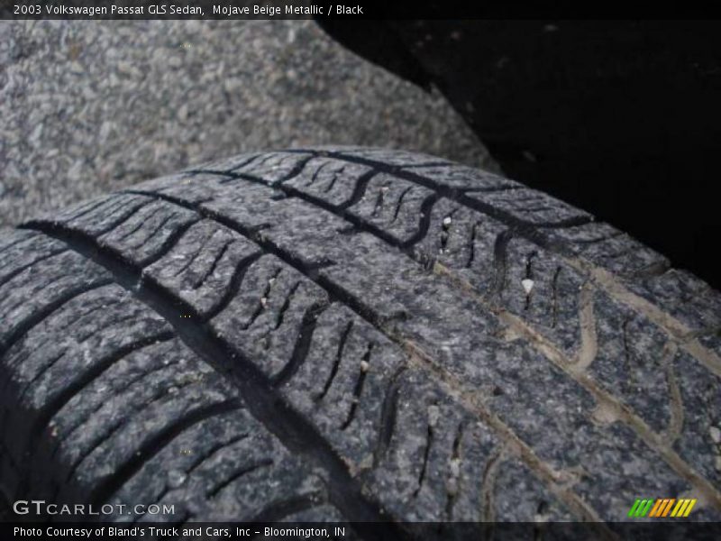 Mojave Beige Metallic / Black 2003 Volkswagen Passat GLS Sedan