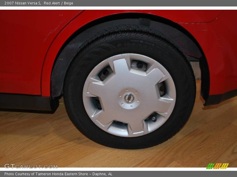 Red Alert / Beige 2007 Nissan Versa S