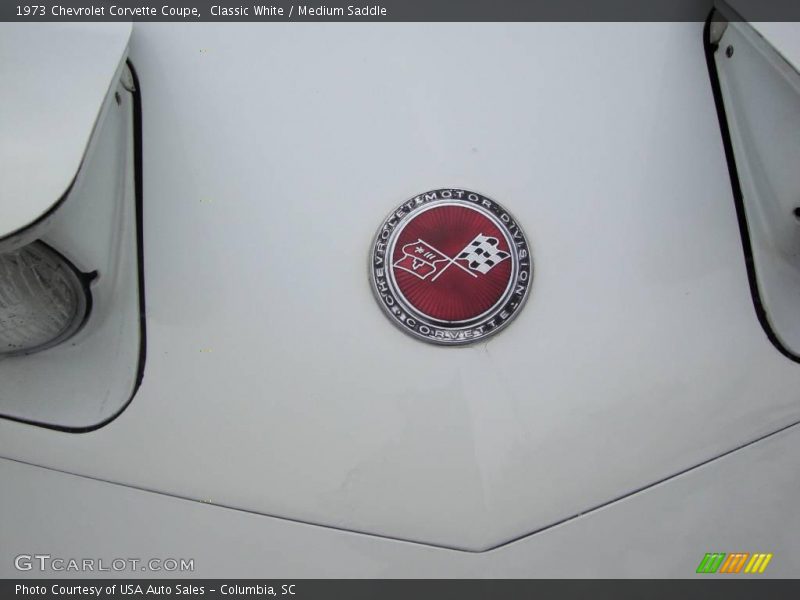 Classic White / Medium Saddle 1973 Chevrolet Corvette Coupe