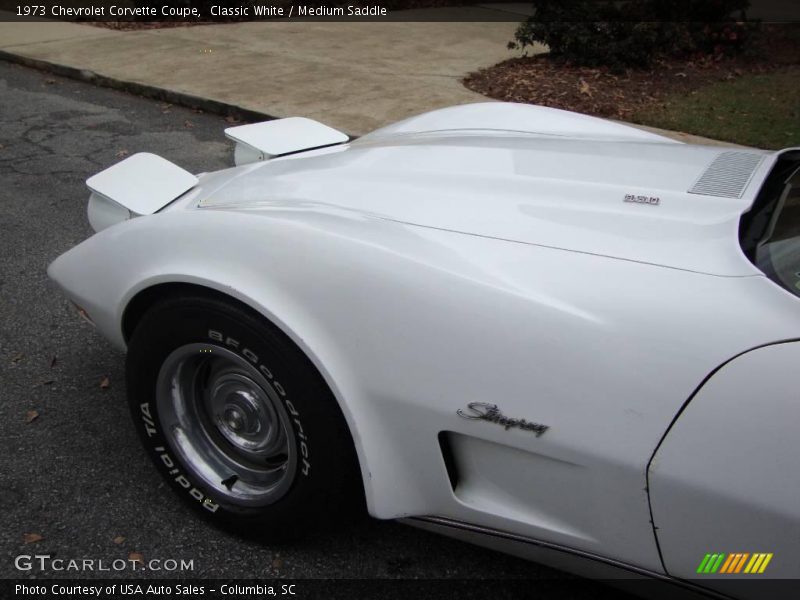 Classic White / Medium Saddle 1973 Chevrolet Corvette Coupe