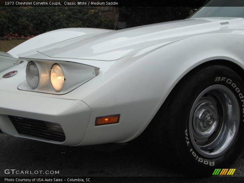 Classic White / Medium Saddle 1973 Chevrolet Corvette Coupe