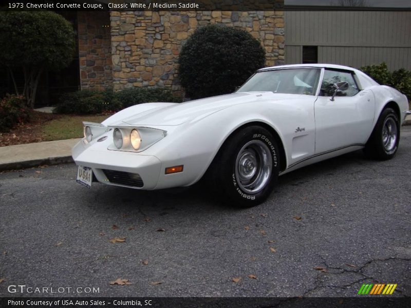Classic White / Medium Saddle 1973 Chevrolet Corvette Coupe