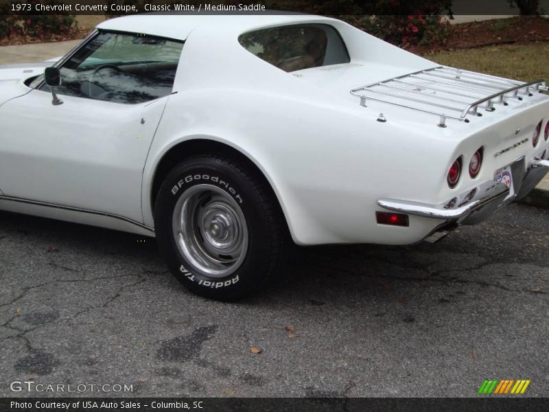 Classic White / Medium Saddle 1973 Chevrolet Corvette Coupe
