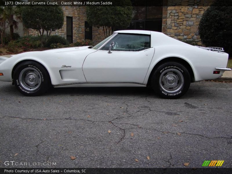 Classic White / Medium Saddle 1973 Chevrolet Corvette Coupe