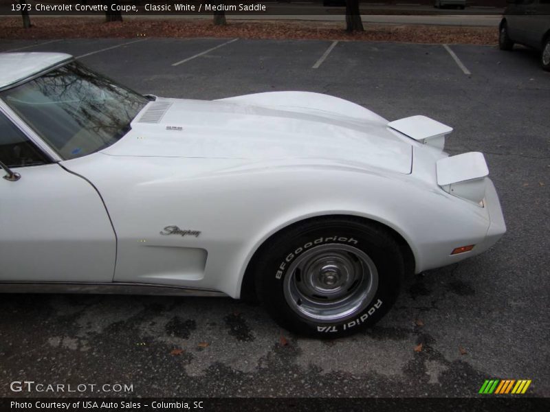 Classic White / Medium Saddle 1973 Chevrolet Corvette Coupe