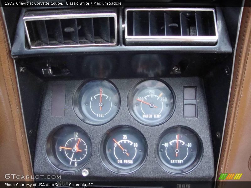 Classic White / Medium Saddle 1973 Chevrolet Corvette Coupe