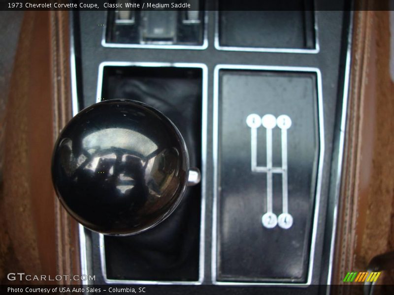 Classic White / Medium Saddle 1973 Chevrolet Corvette Coupe