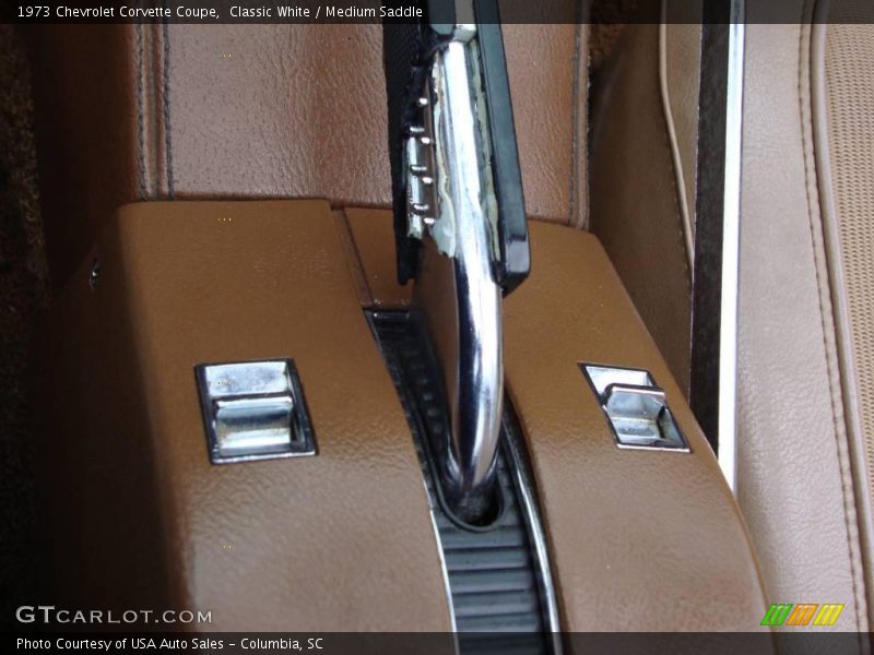 Classic White / Medium Saddle 1973 Chevrolet Corvette Coupe
