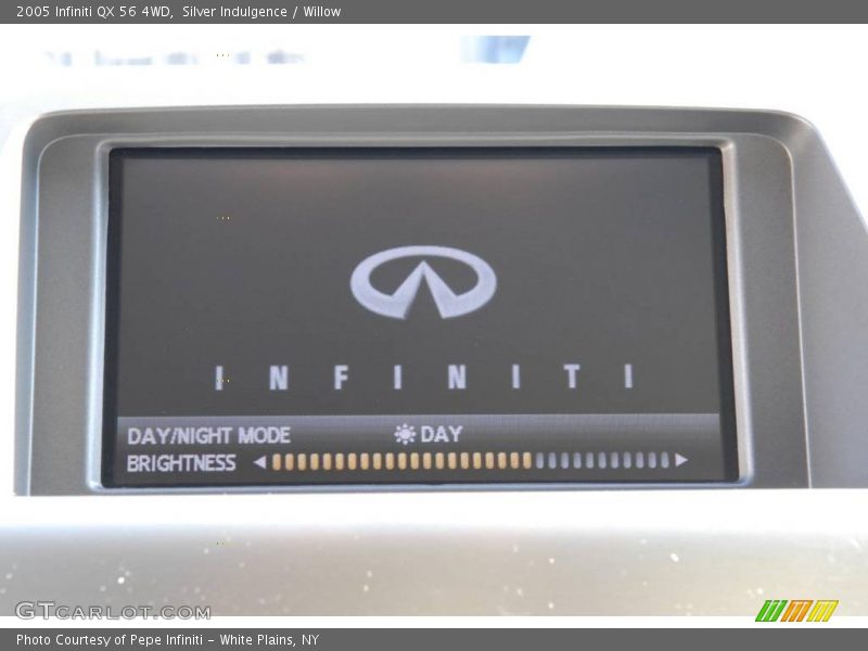 Silver Indulgence / Willow 2005 Infiniti QX 56 4WD